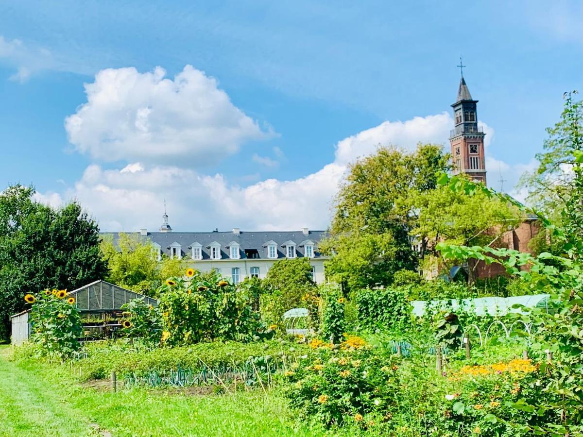 De Lotuspoort Met Mihr'S B&B In De Abdij Van Bornem Luaran gambar