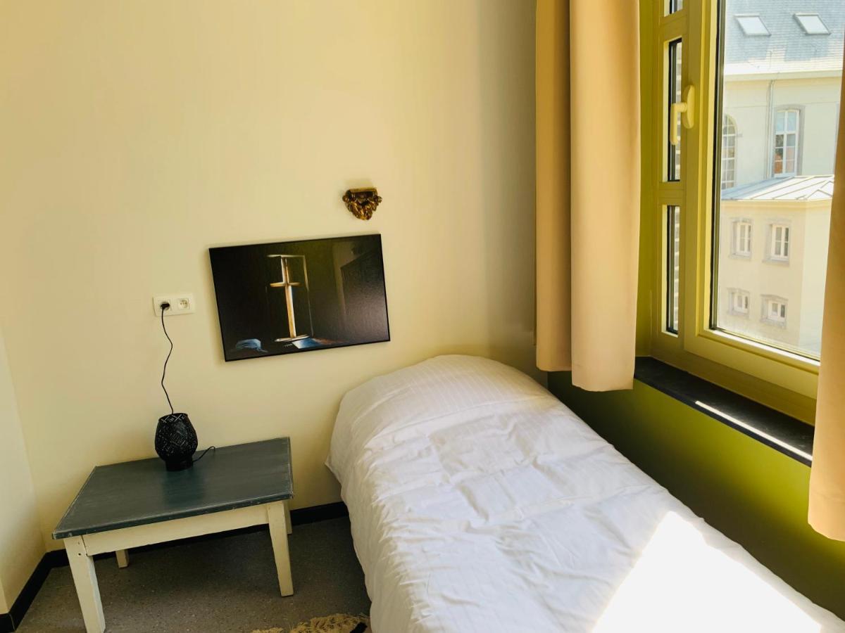 De Lotuspoort Met Mihr'S B&B In De Abdij Van Bornem Luaran gambar