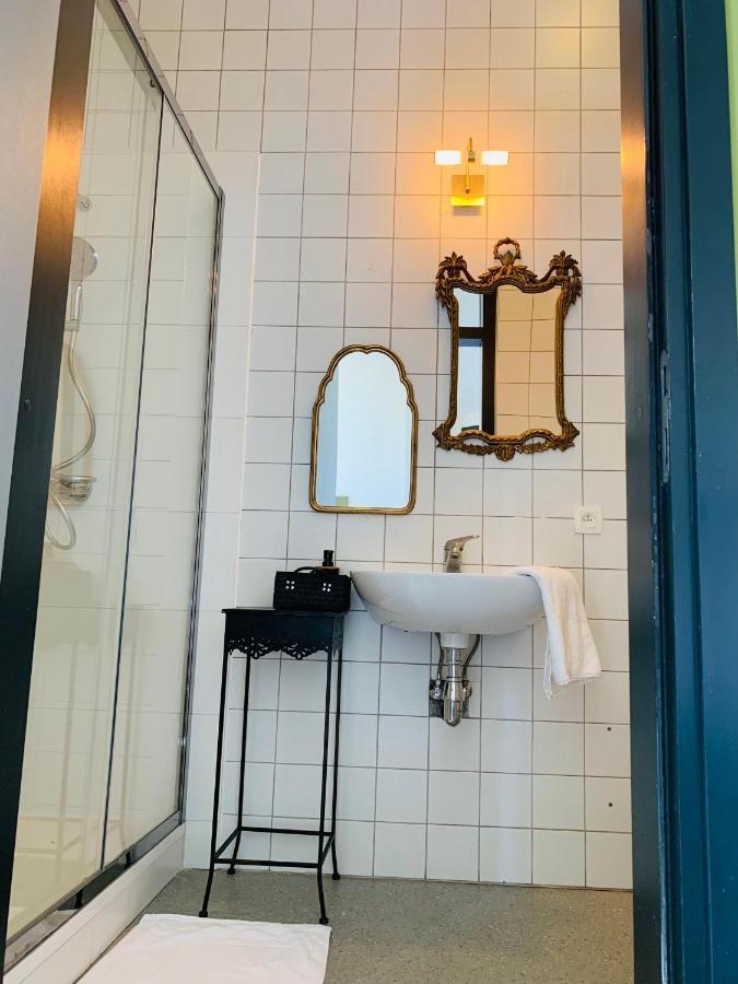De Lotuspoort Met Mihr'S B&B In De Abdij Van Bornem Luaran gambar