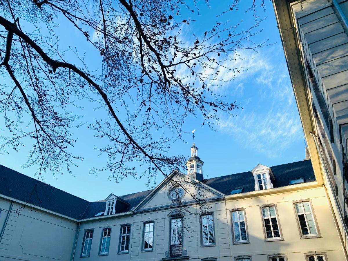 De Lotuspoort Met Mihr'S B&B In De Abdij Van Bornem Luaran gambar